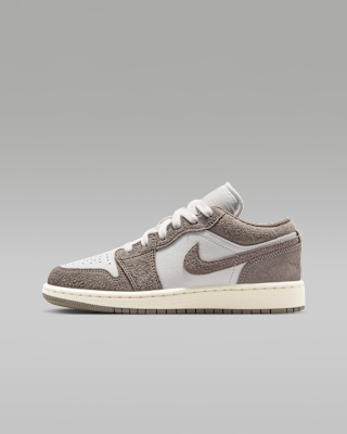 Air Jordan 1 Low Big Kids' Shoes. Nike.com